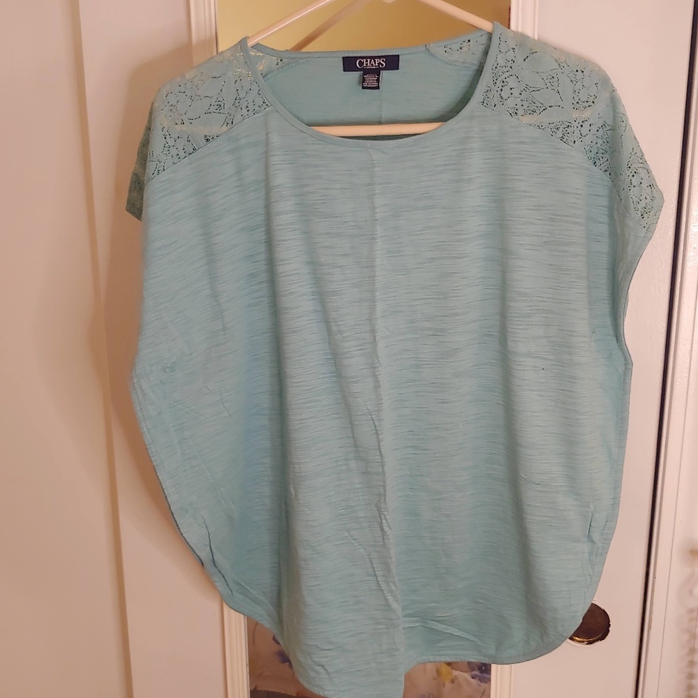 CHAPS Woman Blue Short Sleeve High Low Top  (S)